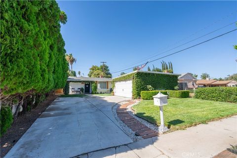 A home in Reseda