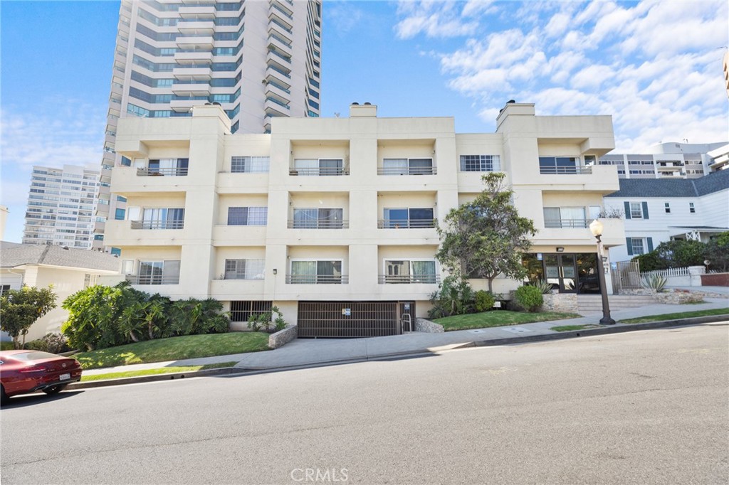 View Los Angeles, CA 90024 condo