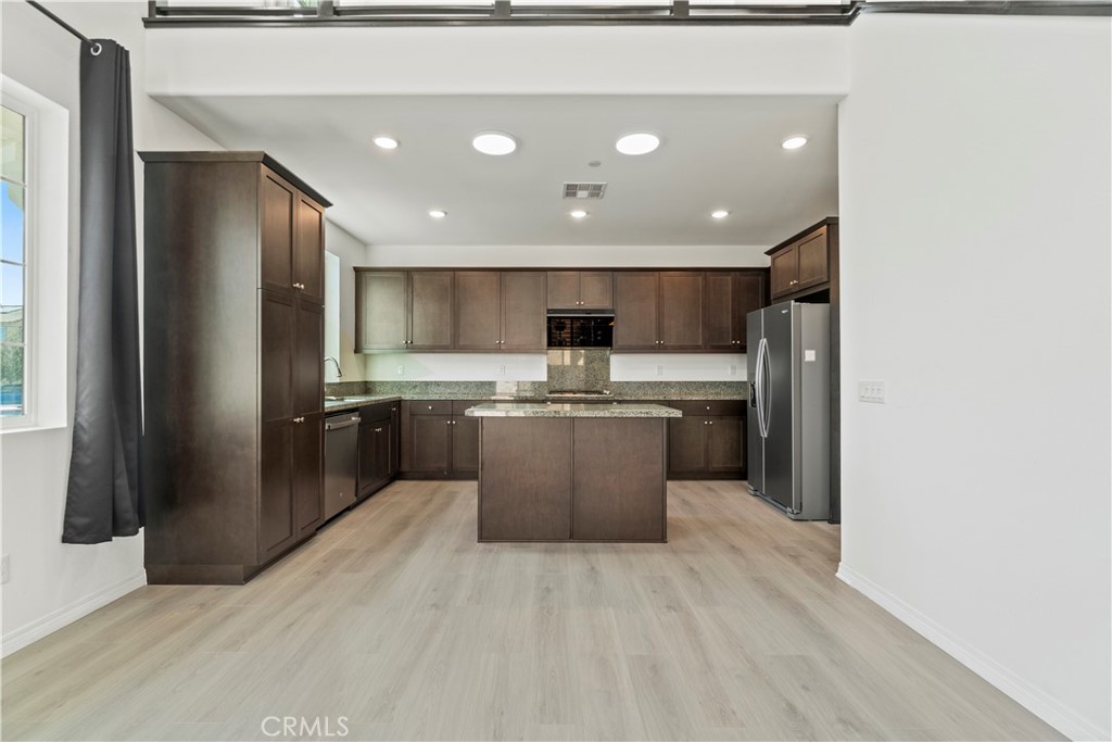 8796 Vanguard Street