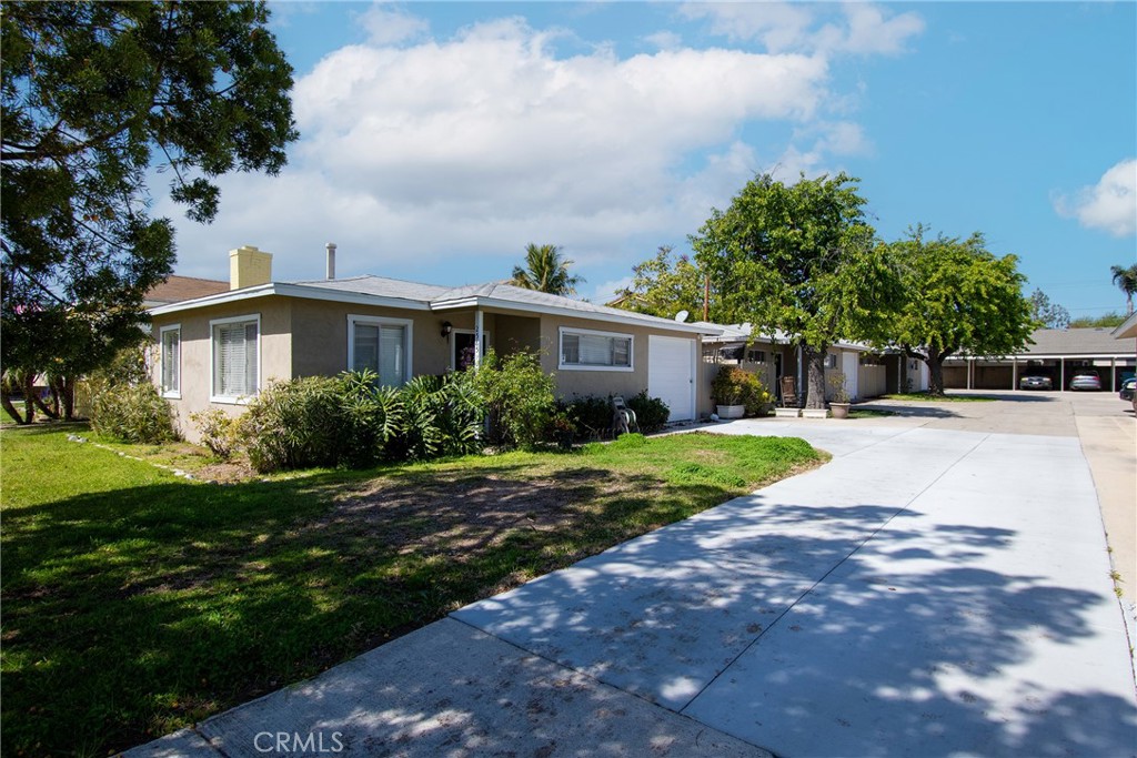 2585 Orange Avenue