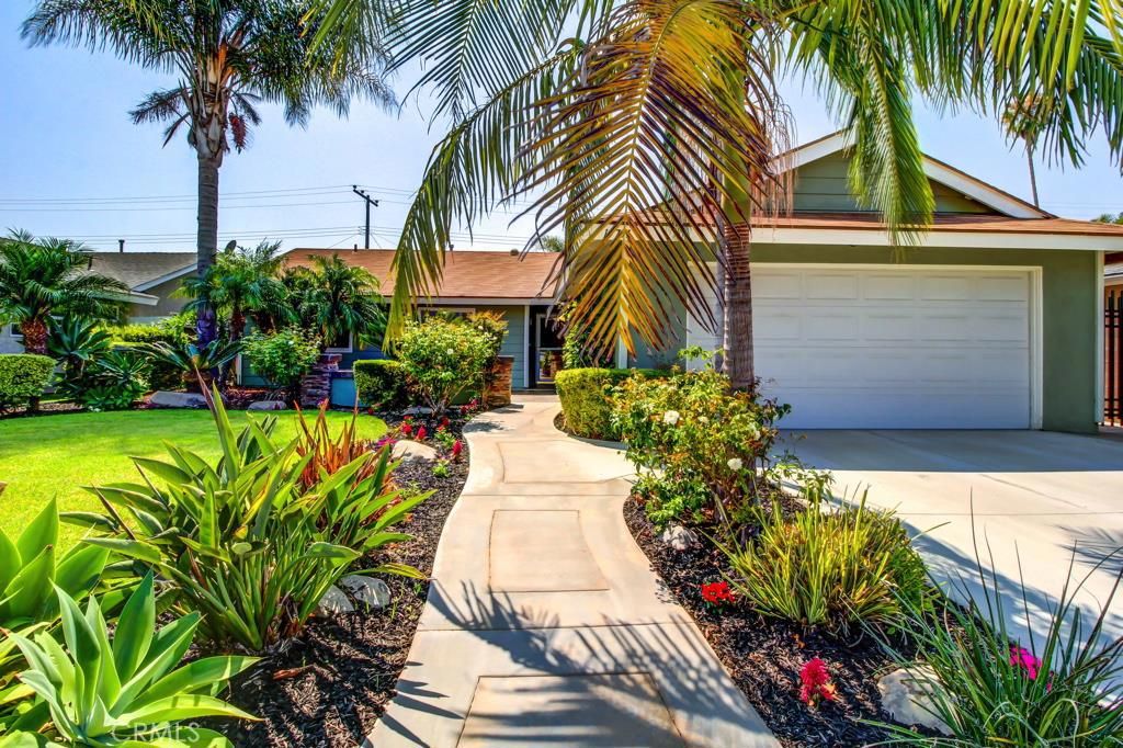 listing image 130720279280497330655