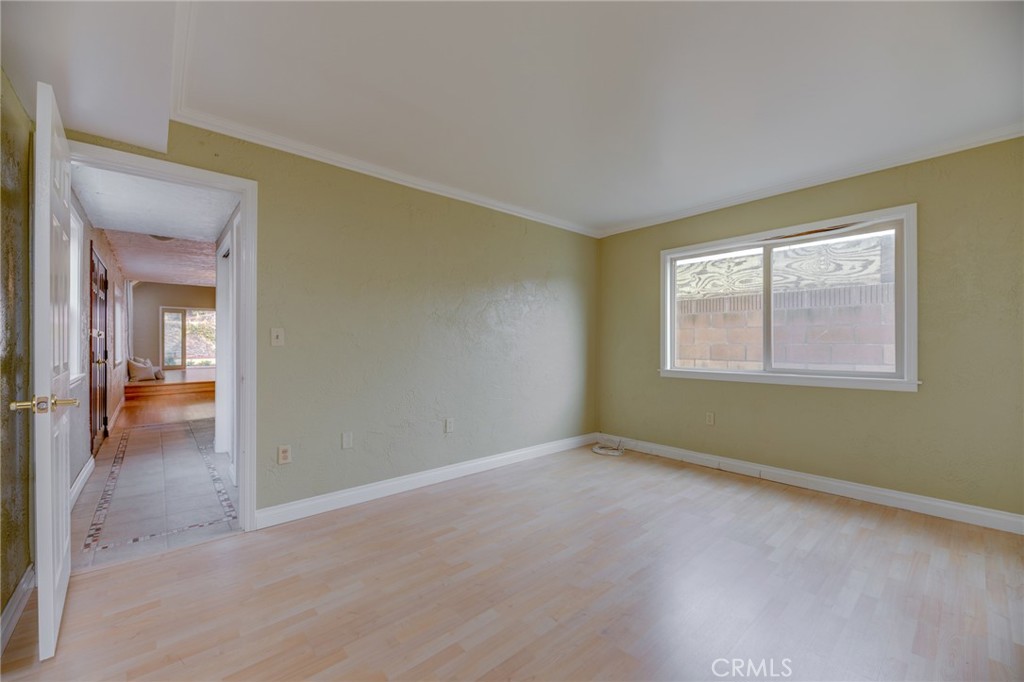 Photo 18 of 22 of 2421 Curtis Avenue house