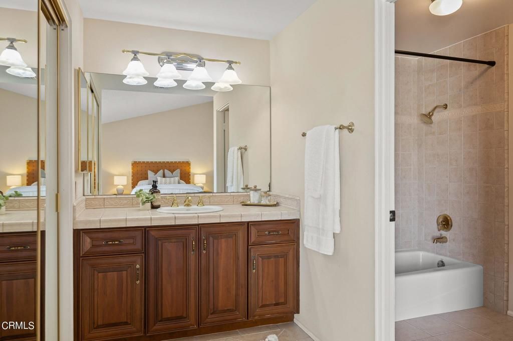listing image 13072056822099