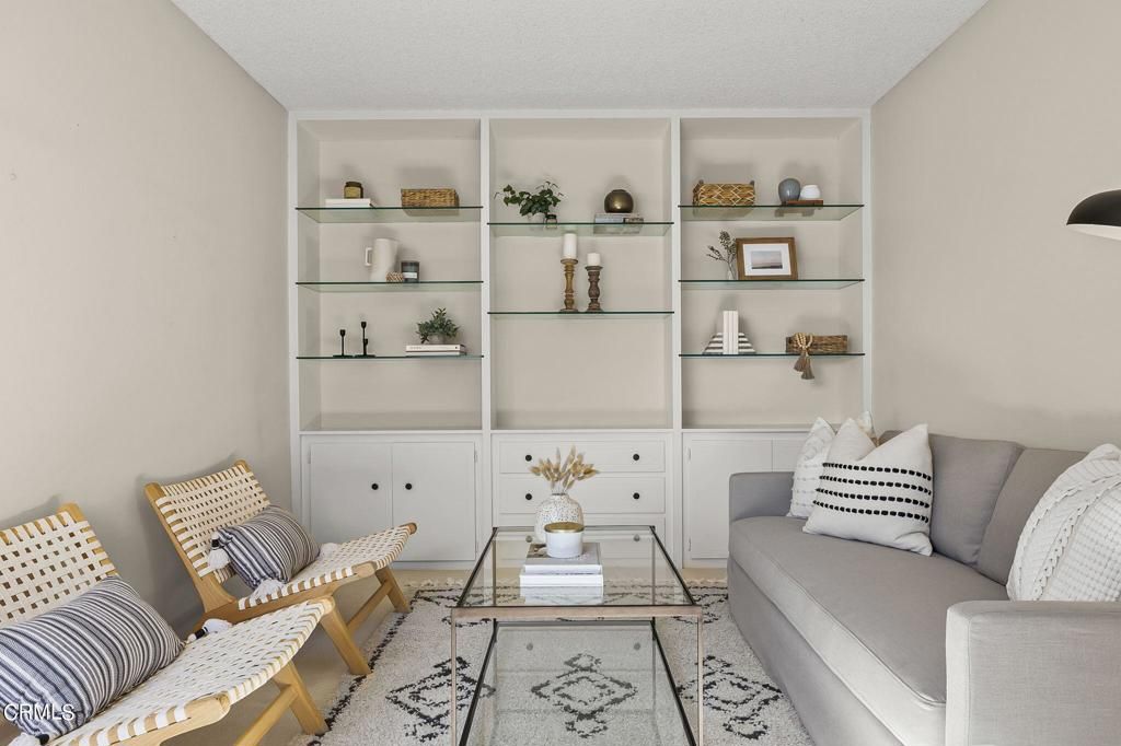 listing image 13072460193649