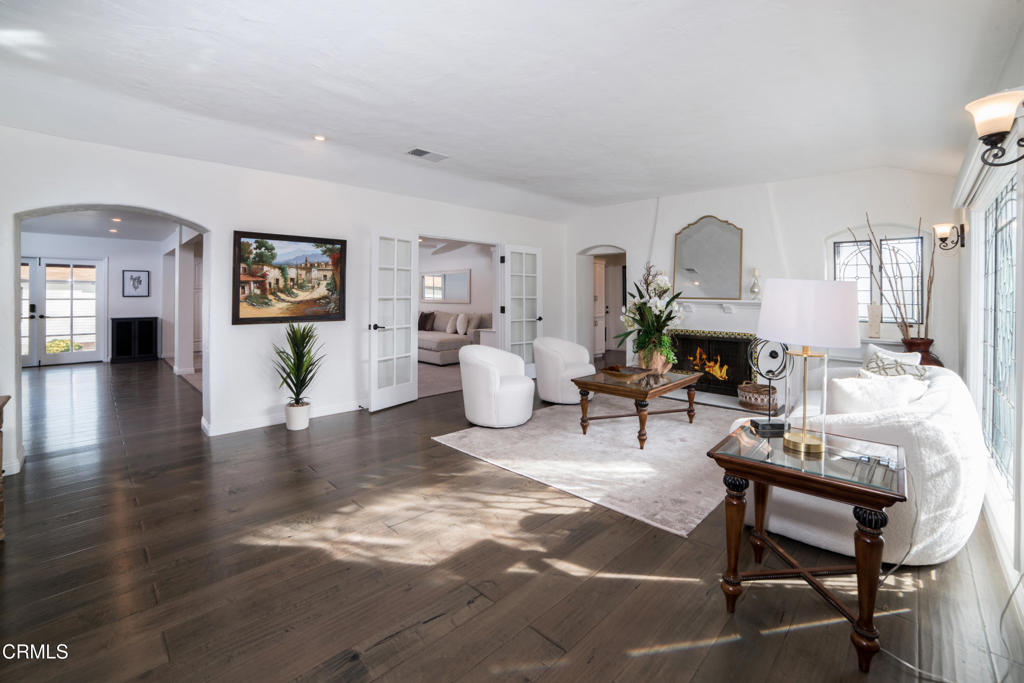Properties 4 4762 La Canada Boulevard