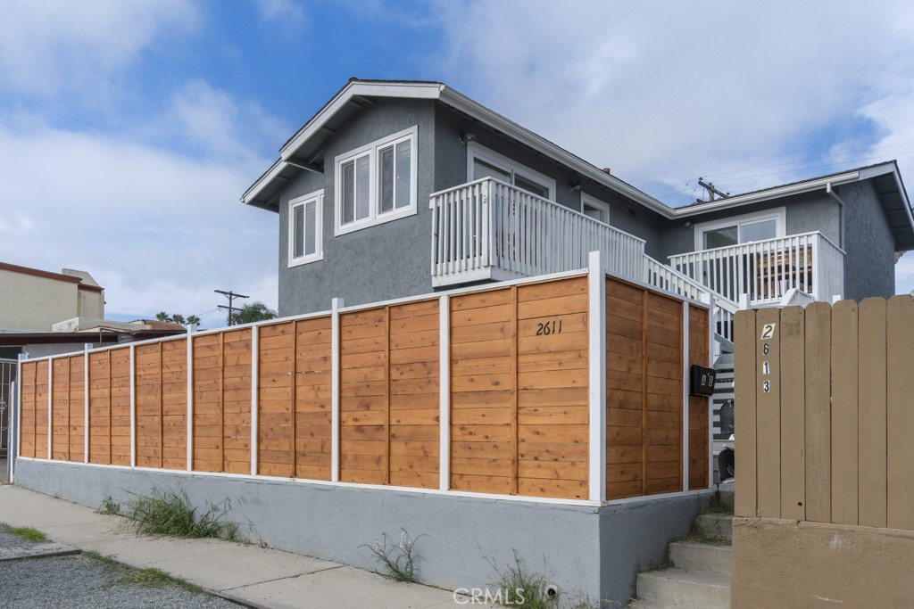 2611 S El Camino Real