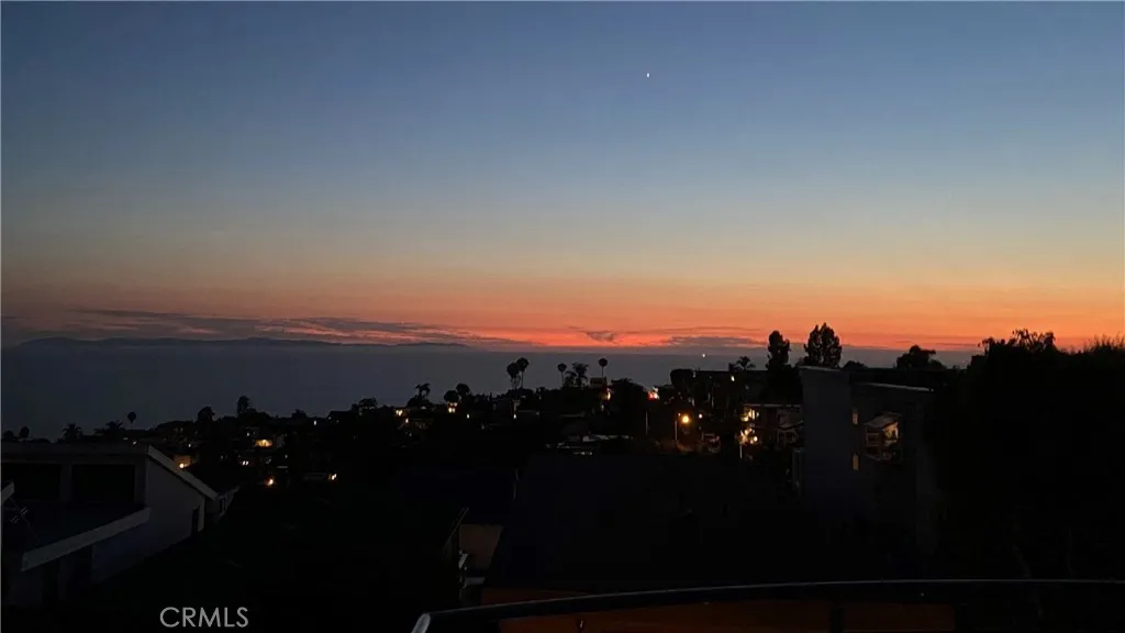 Laguna Beach, California 92651, United States, 3 Bedrooms Bedrooms, ,3 BathroomsBathrooms,Residential,Active,39159