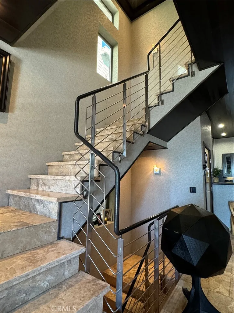 Laguna Beach, California 92651, United States, 3 Bedrooms Bedrooms, ,3 BathroomsBathrooms,Residential,Active,39159