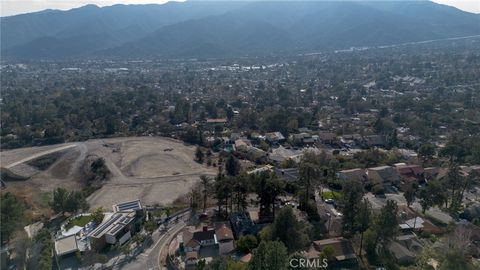 A home in La Crescenta