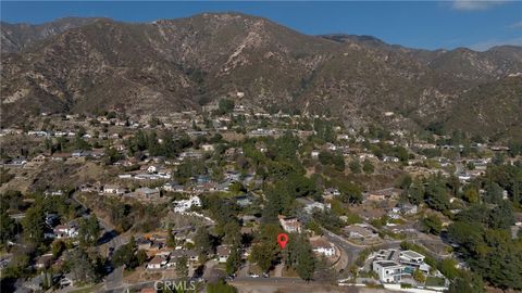 A home in La Crescenta