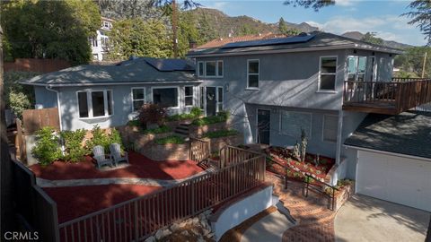 A home in La Crescenta