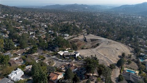 A home in La Crescenta