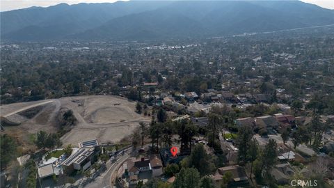 A home in La Crescenta