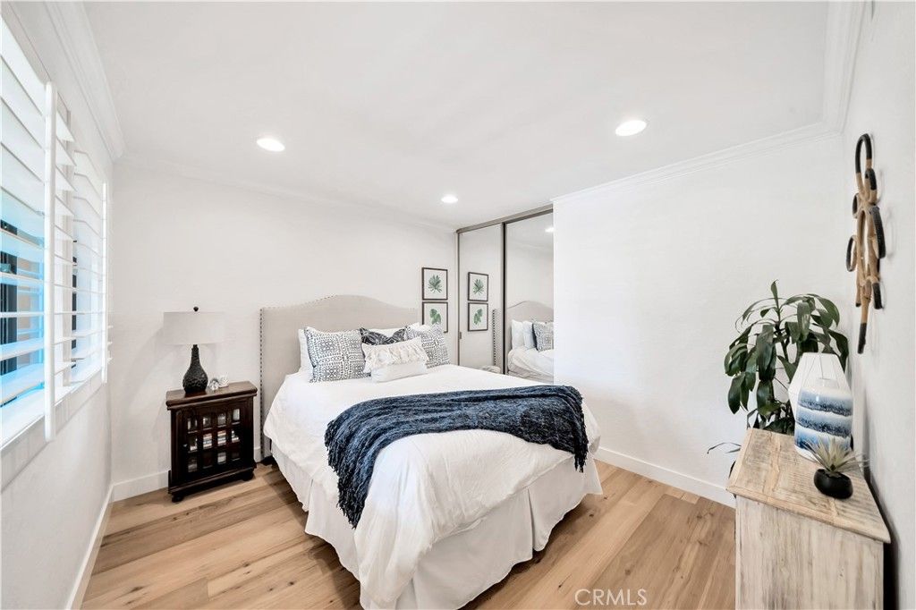 listing image 130725089116318844293