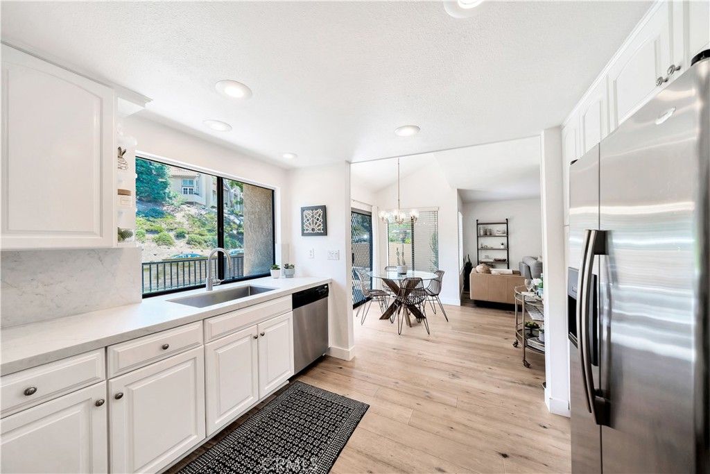 listing image 130722082924118852050