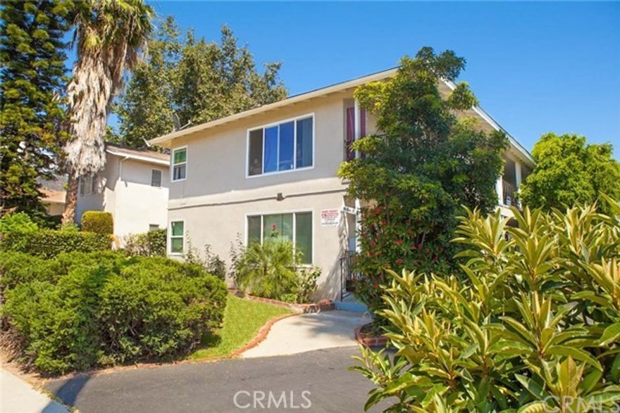 One Bedroom One Bath first Floor. Large balcony, remodeled close to transportation and shopping. parking Space