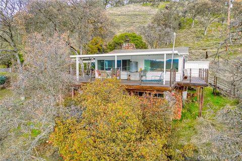 A home in Clearlake Oaks