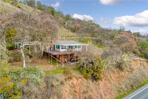 A home in Clearlake Oaks