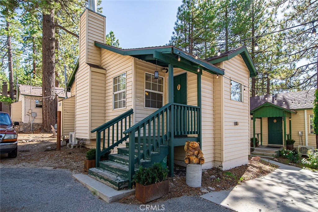586 Main Street
