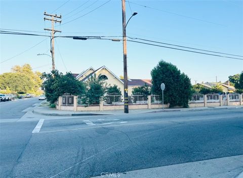 A home in El Monte