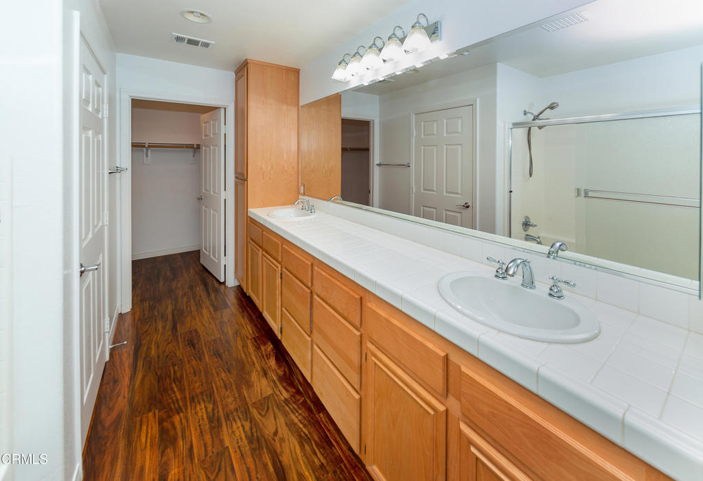 Vill@Pk-Brookshire - 5572 - Residential Lease