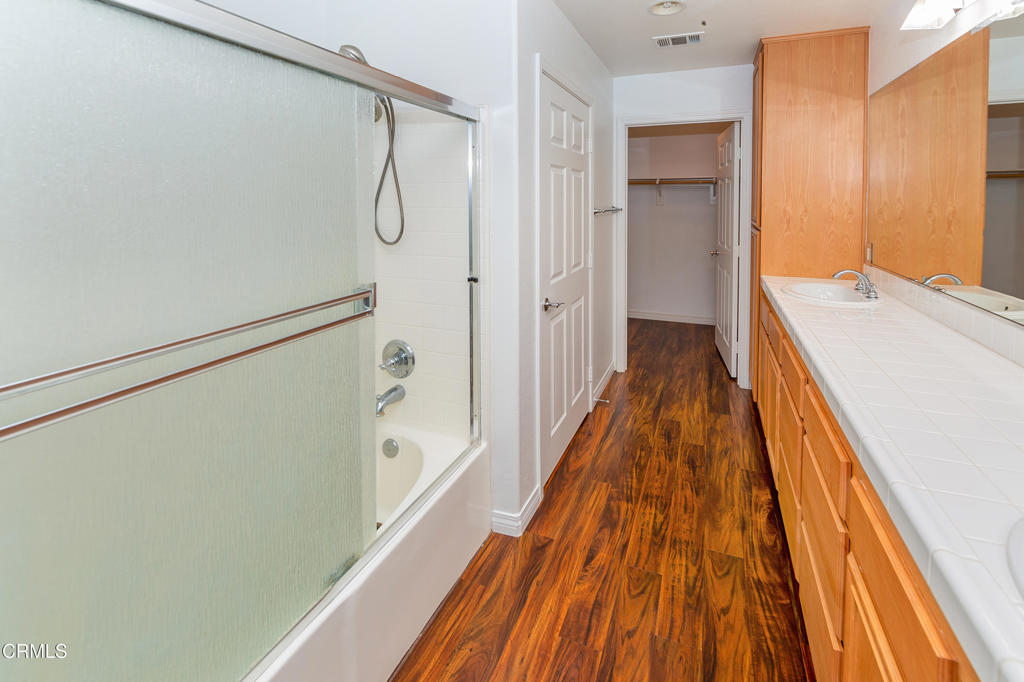 Vill@Pk-Brookshire - 5572 - Residential Lease