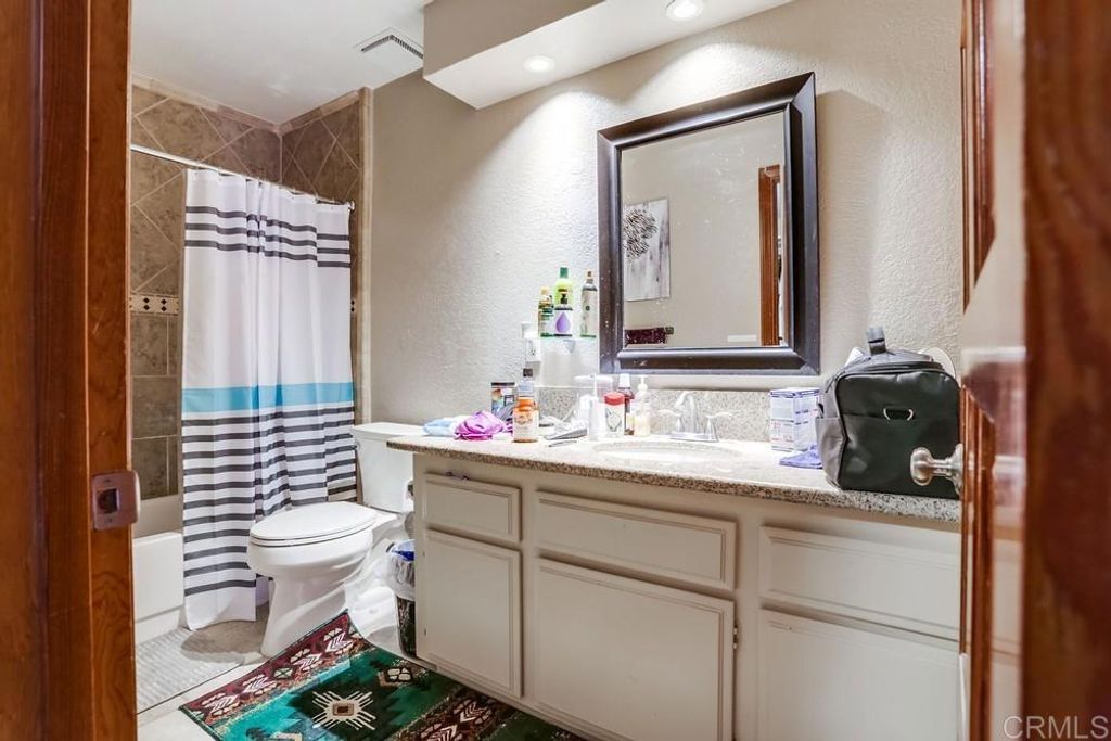 listing image 130724655396589908882