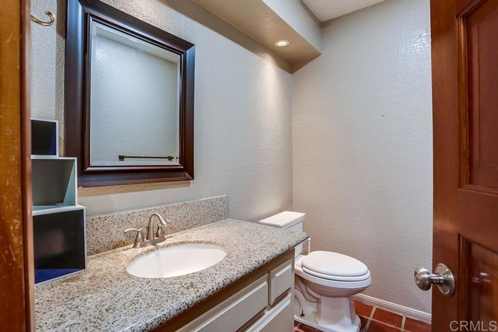 listing image 130726137950308870729