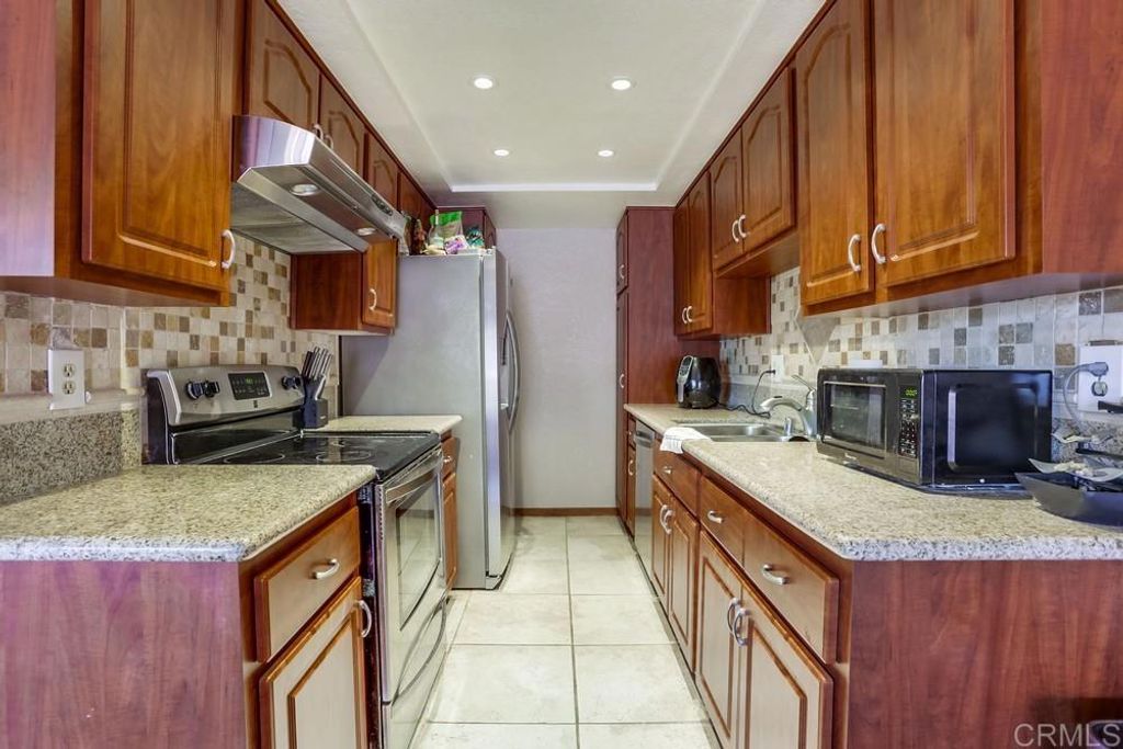 listing image 130729925282258218437