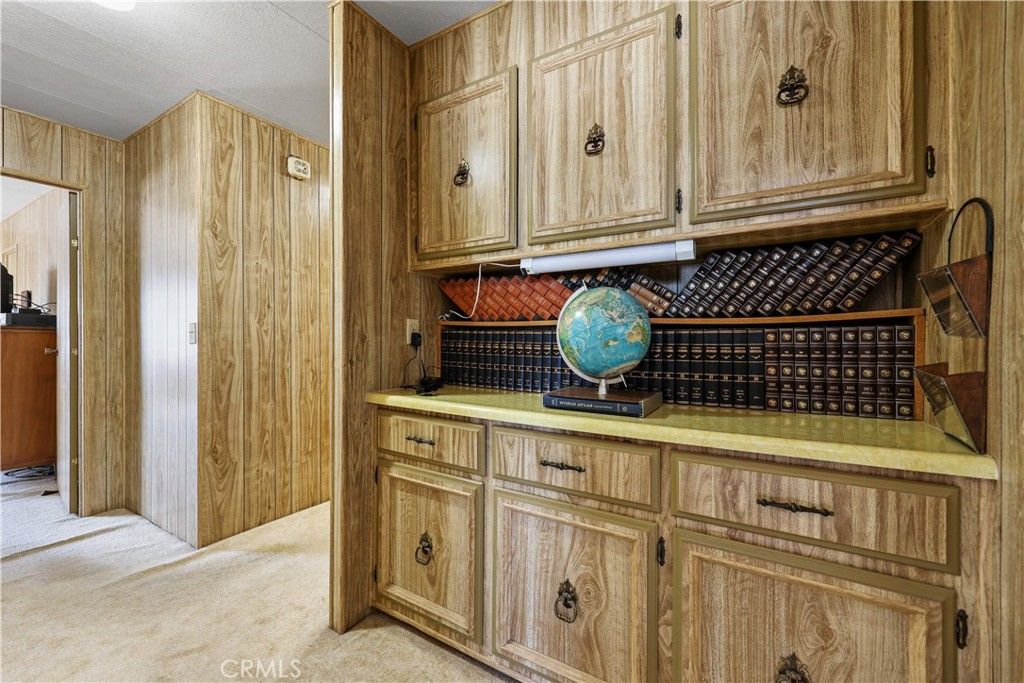 listing image 130724627401324237811