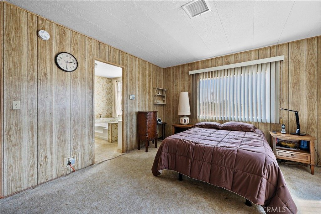 listing image 130724911380755595857