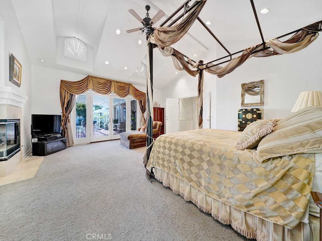 listing image 130723732646685074329