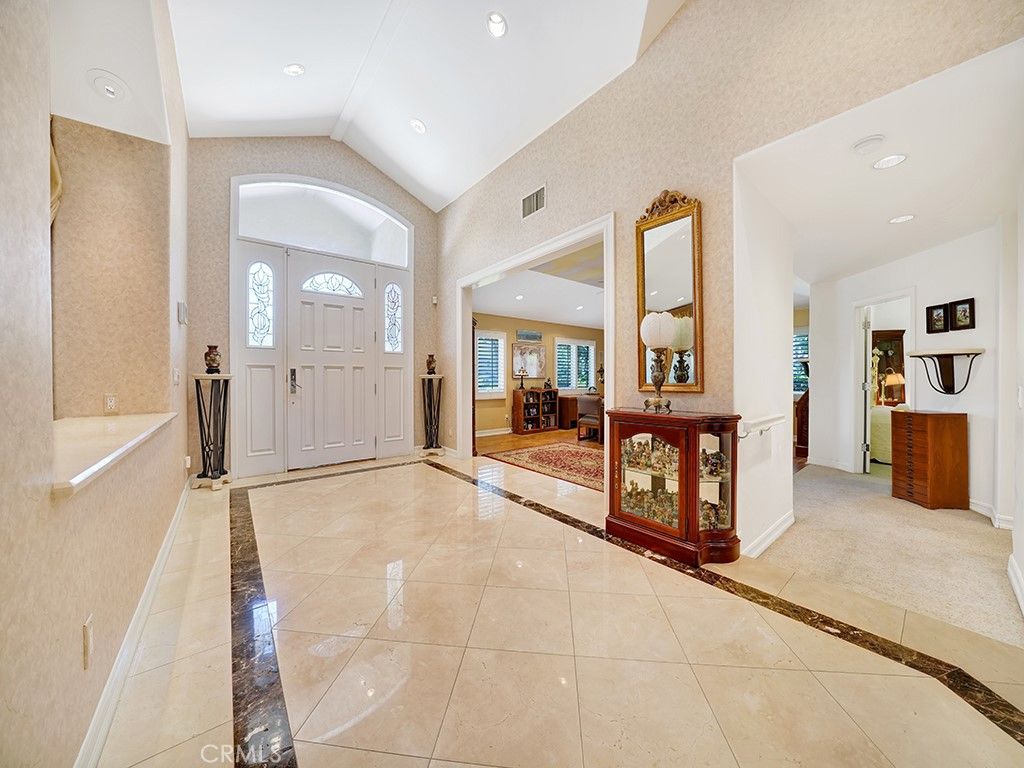 listing image 130729661109146806879