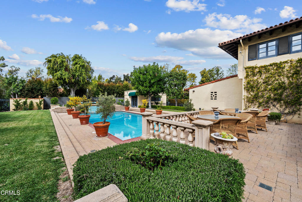 795 Holladay Road