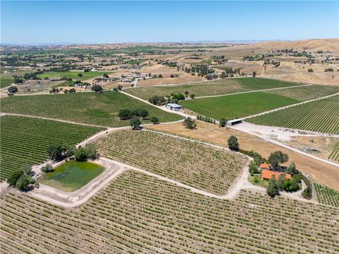 Photo of 4335 Highway 41 E, Paso Robles, CA 93446 (MLS # NS24139129) Photo of 4335 Highway 41 E, Paso Robles, CA 93446 (MLS # NS24139129)