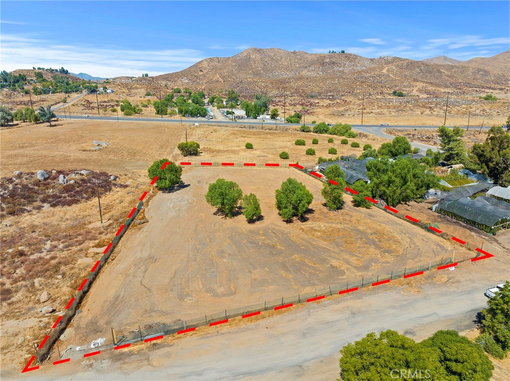 COMMERCIAL LOT IN THE CITY OF PERRIS a fast-growing area with new homes currently being constructed the city is growing fast, Perris has become a good place for business, the land features proximity and easy access to three major interstates, I215 , I15 and highway 74. Close to everything, located right off highway74. If you are looking for land to develop or simply to buy and hold for future investment this blank canvas has lots of potential for many businesses, with many Possibilities of building offices, truck parking and storages ,Trailer and boat storage, mobile homes and recreational vehicles sales and services just to mention a few. Come check it out! don't miss out! is a great opportunity for your business. C-P-S ZONE (SCENIC HIGHWAY COMMERCIAL)