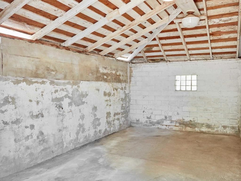 listing image 130727178316609285743