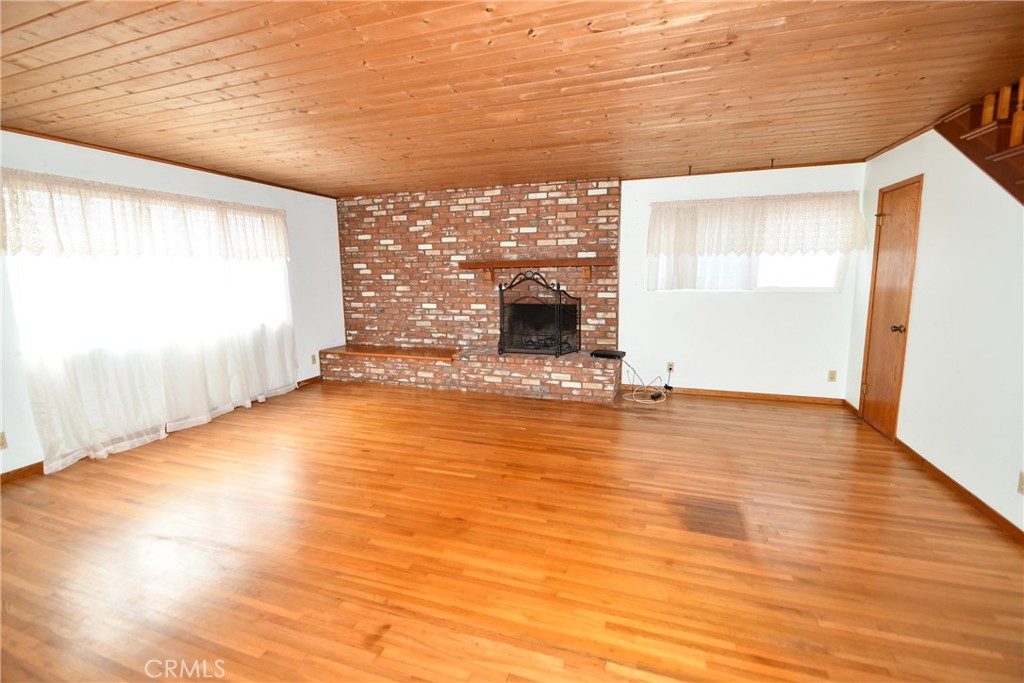 Photo 14 of 47 of 21219 Lynton Avenue house