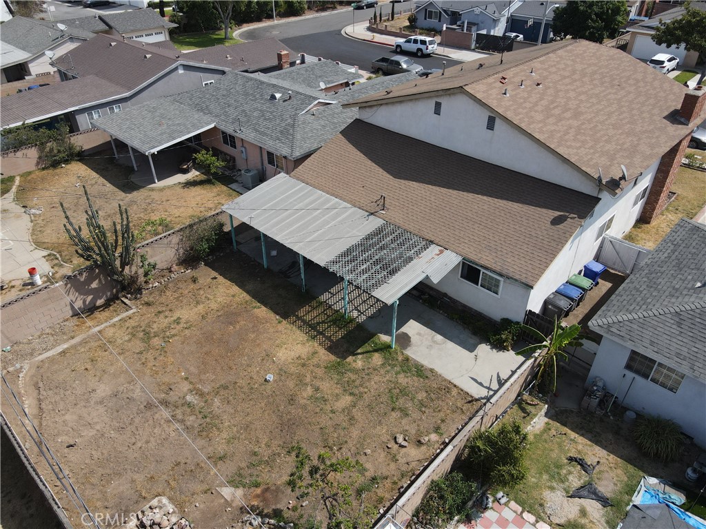 Photo 5 of 47 of 21219 Lynton Avenue house