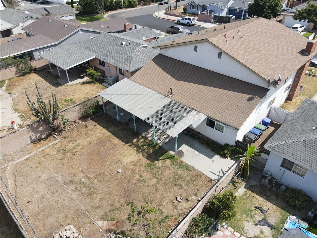 Photo 6 of 47 of 21219 Lynton Avenue house