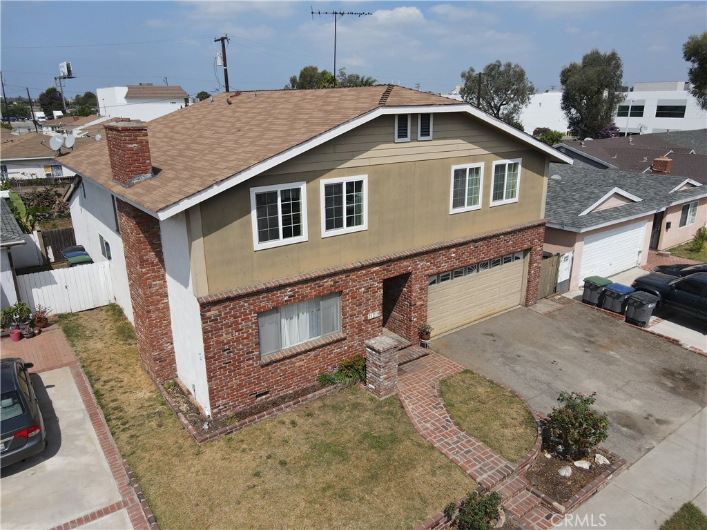 Photo 2 of 47 of 21219 Lynton Avenue house