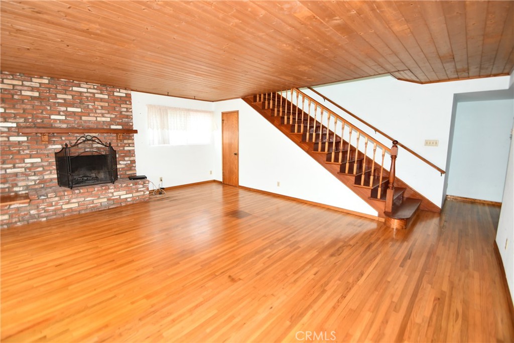 Photo 15 of 47 of 21219 Lynton Avenue house