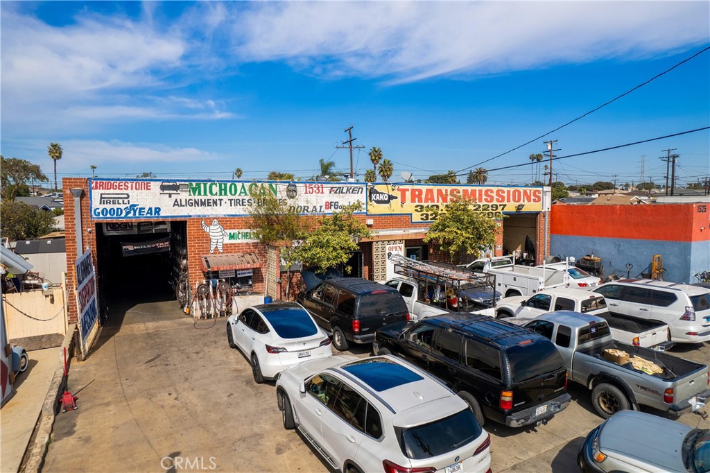 1527 W El Segundo Boulevard