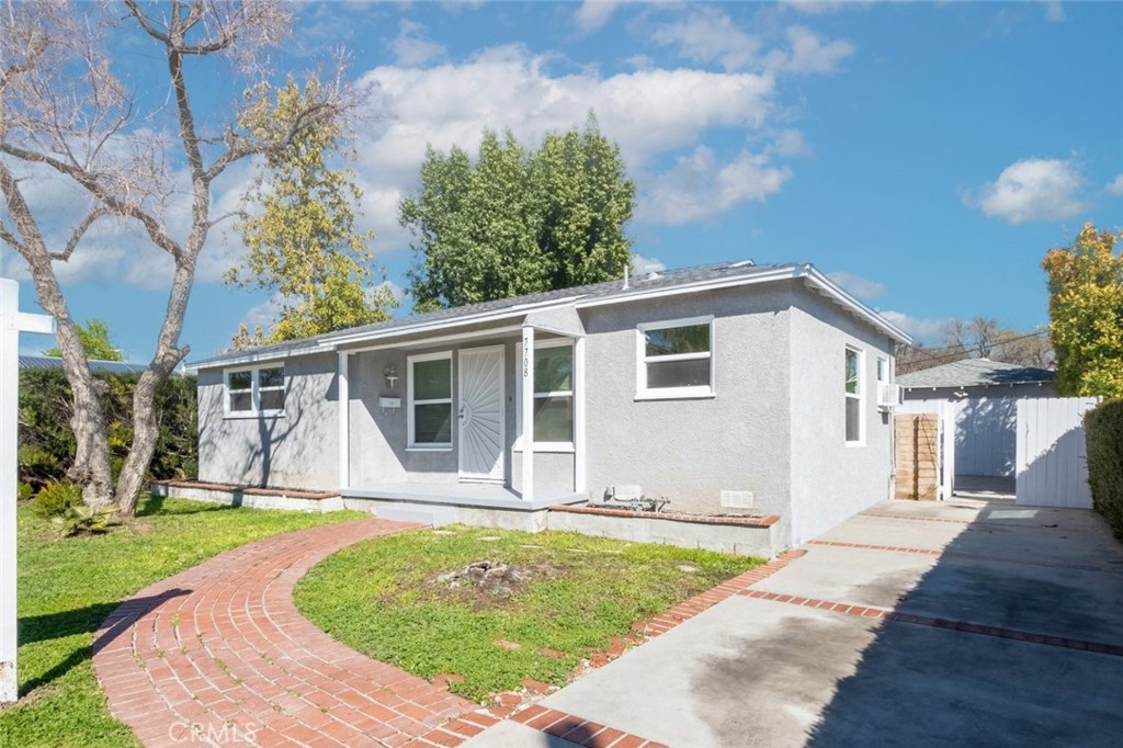 Photo 2 of 20 of 7708 Etiwanda Avenue house