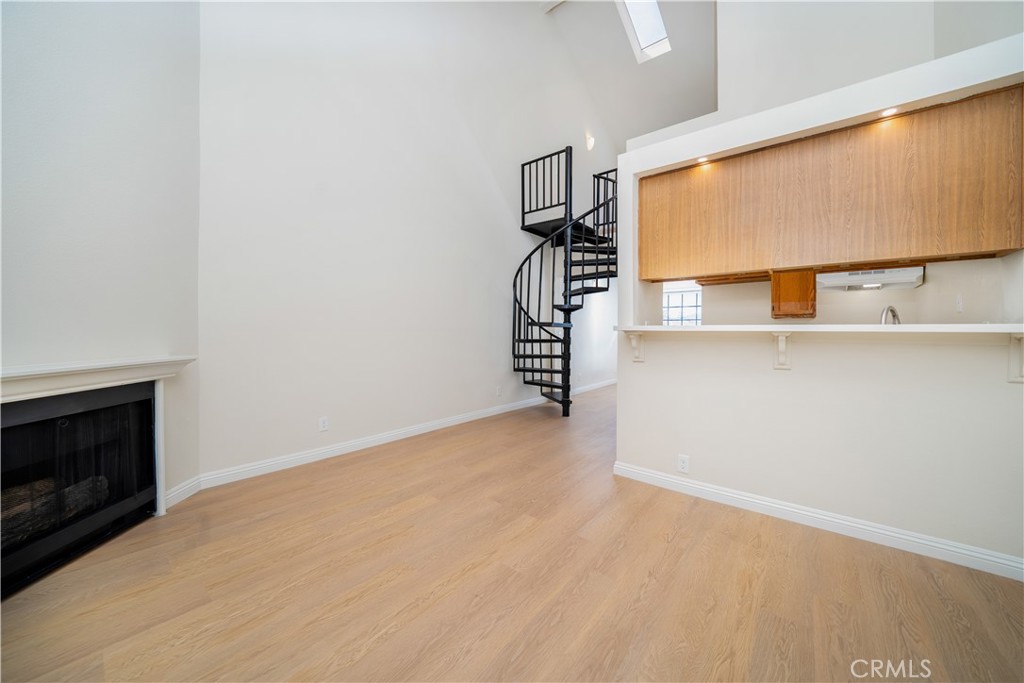 4651 Cahuenga Boulevard