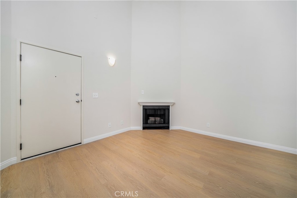 4651 Cahuenga Boulevard