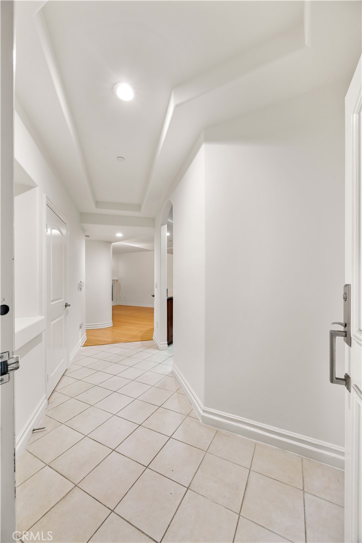 15206 Burbank Boulevard 104