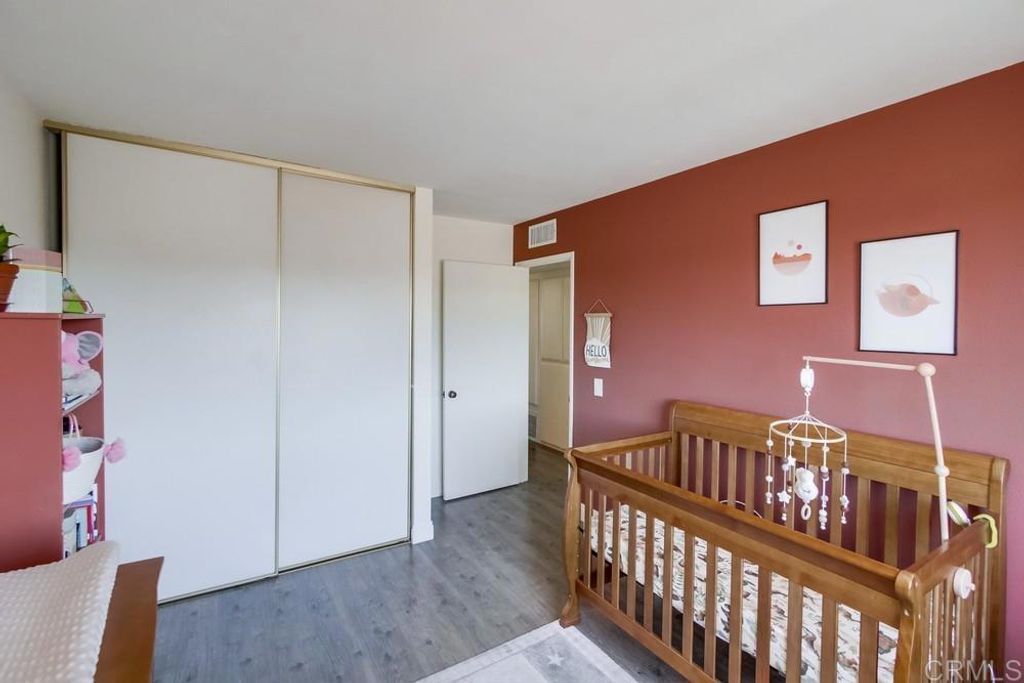 listing image 130721977681848226056
