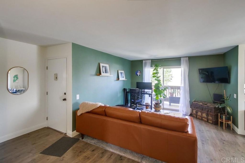 listing image 130724485587139953858