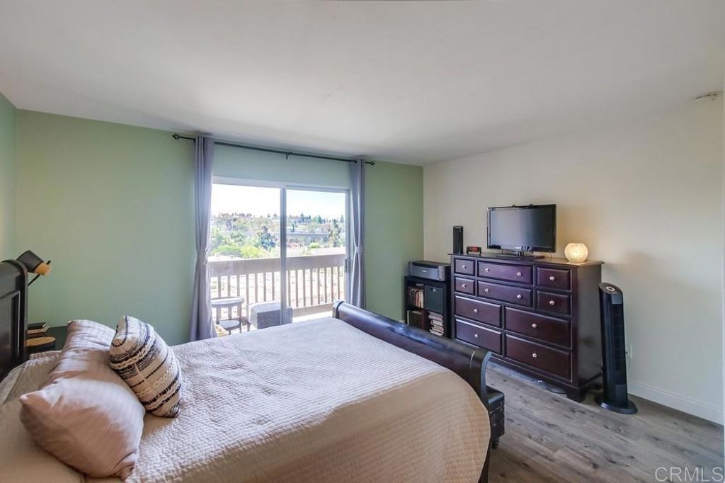 listing image 130727564143427903913
